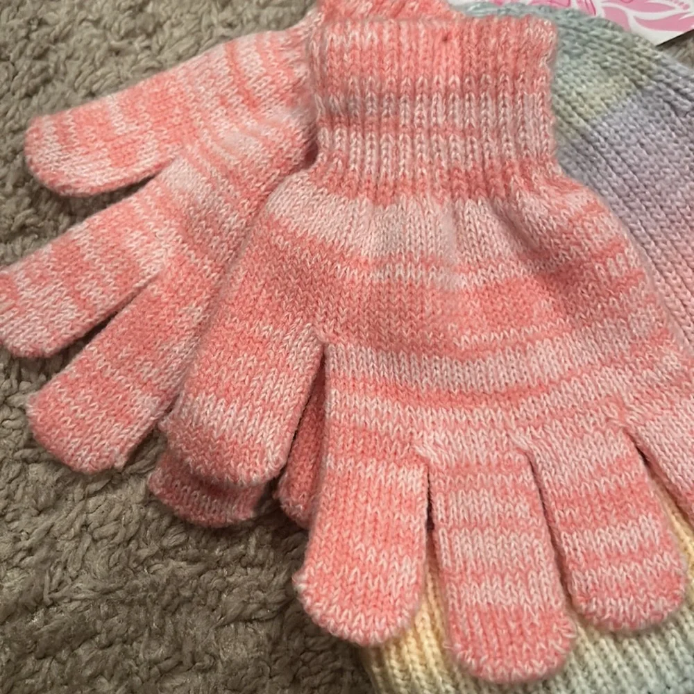 Curls & Pearls Couture Knitted Toddler Girls Hat and Gloves NWT